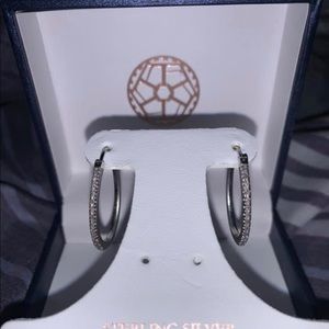 1/10 ctw diamond earings 925 sterling silver.🌸